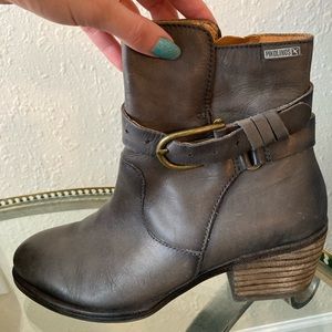 Pikolinos heeled ankle boots - sold